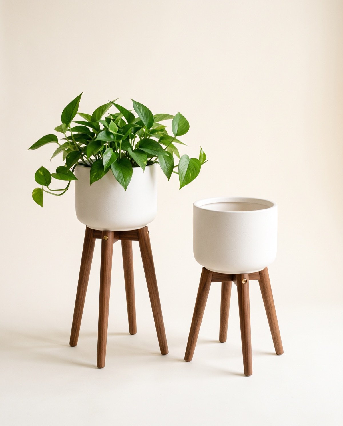 Set of 2 – Tripod Planters