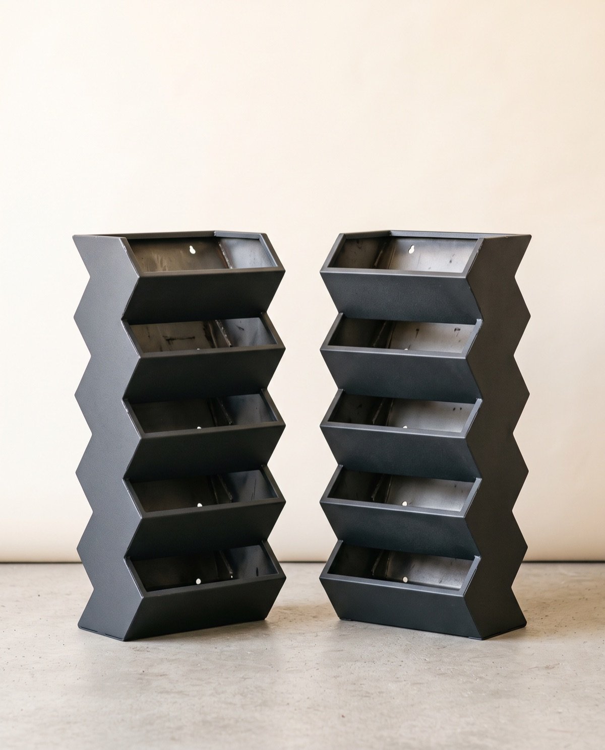 Zig-Zag Metal Planter – Set of 2